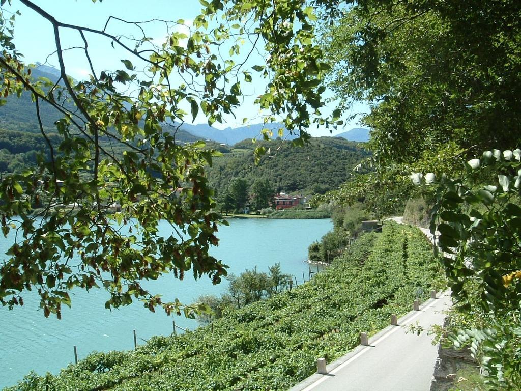 Hotel Due Laghi Padergnone Екстериор снимка