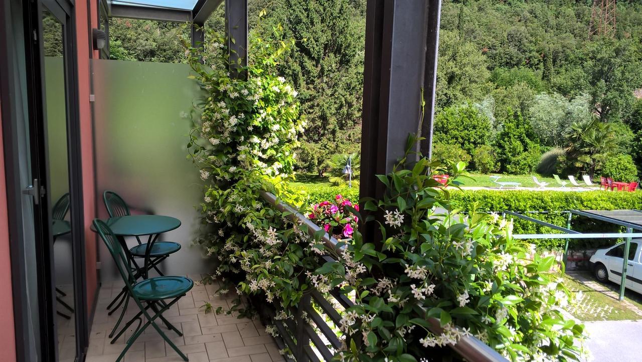 Hotel Due Laghi Padergnone Екстериор снимка