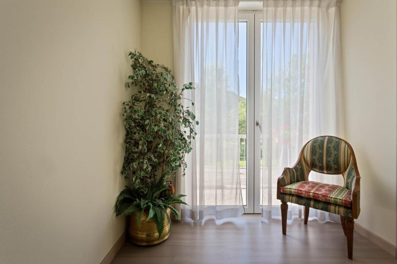 Hotel Due Laghi Padergnone Екстериор снимка