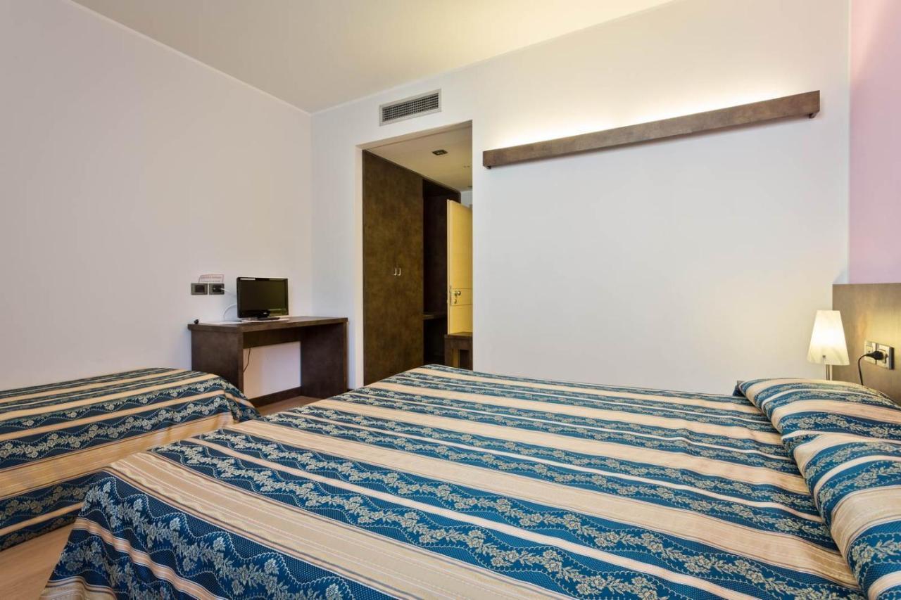 Hotel Due Laghi Padergnone Екстериор снимка
