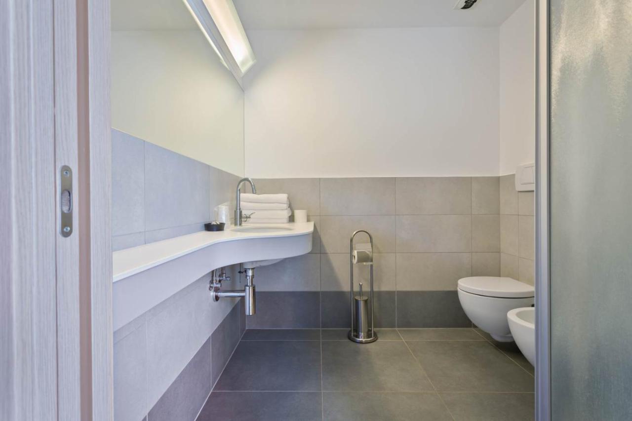 Hotel Due Laghi Padergnone Екстериор снимка