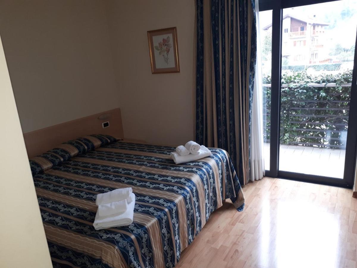 Hotel Due Laghi Padergnone Екстериор снимка
