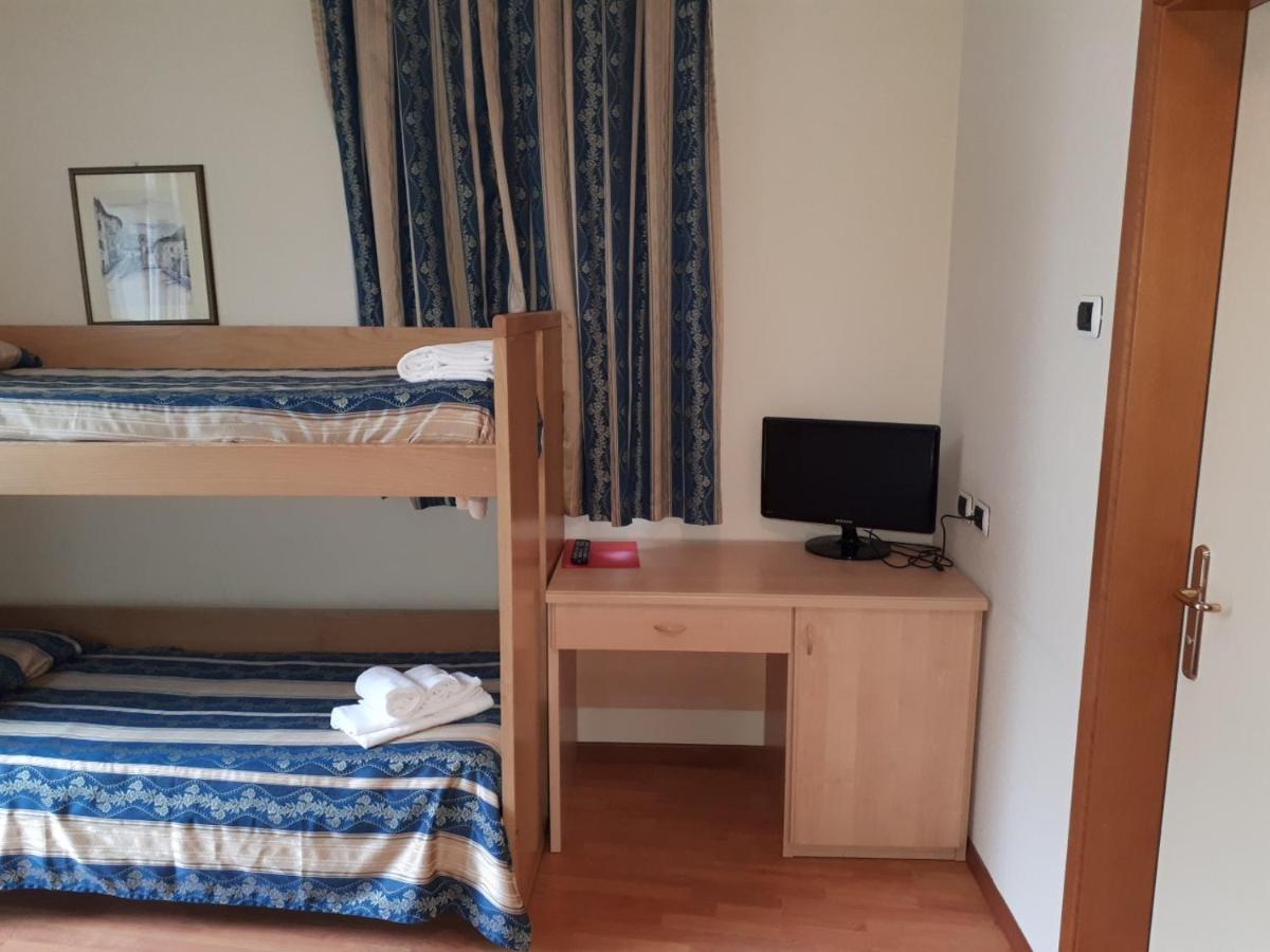 Hotel Due Laghi Padergnone Екстериор снимка
